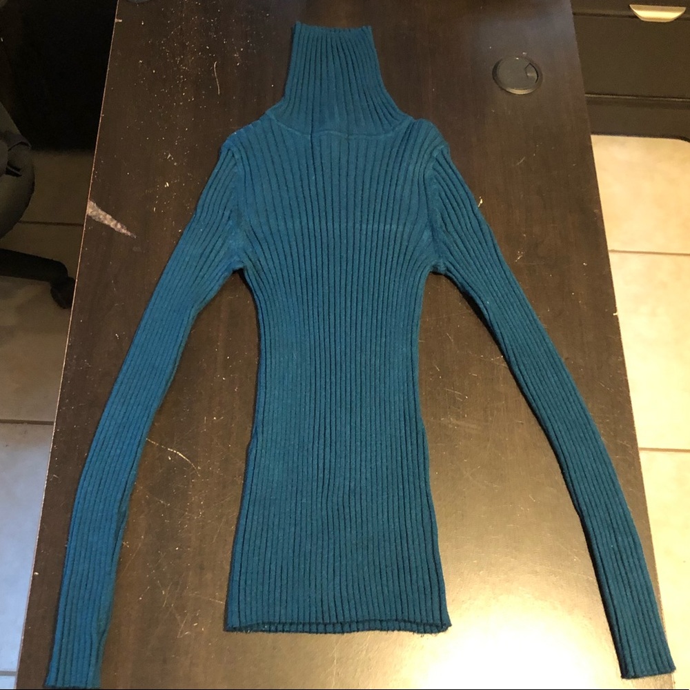 Set of two ribbed turtleneck sweaters